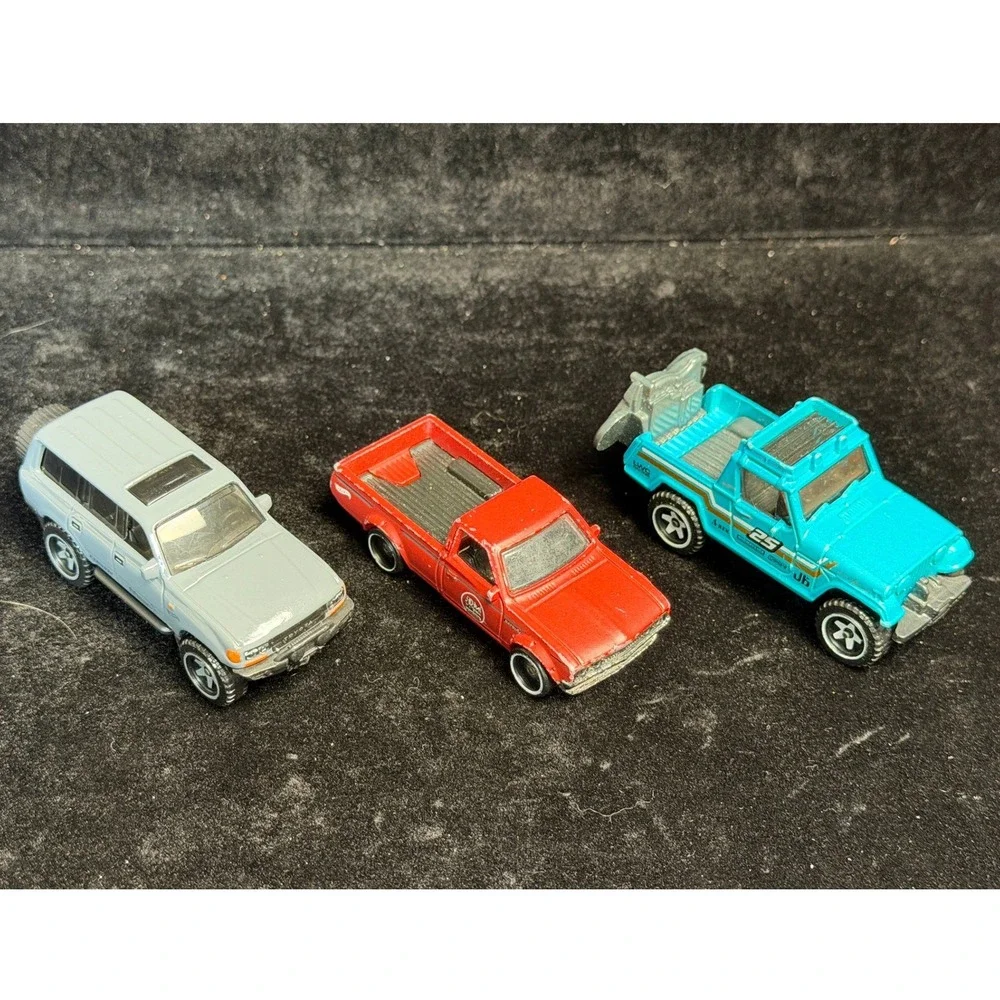 Hot Wheels Lot-Toyota Land Cruiser 80, Datsun 620 1967, Jeepster Commando, 1:64